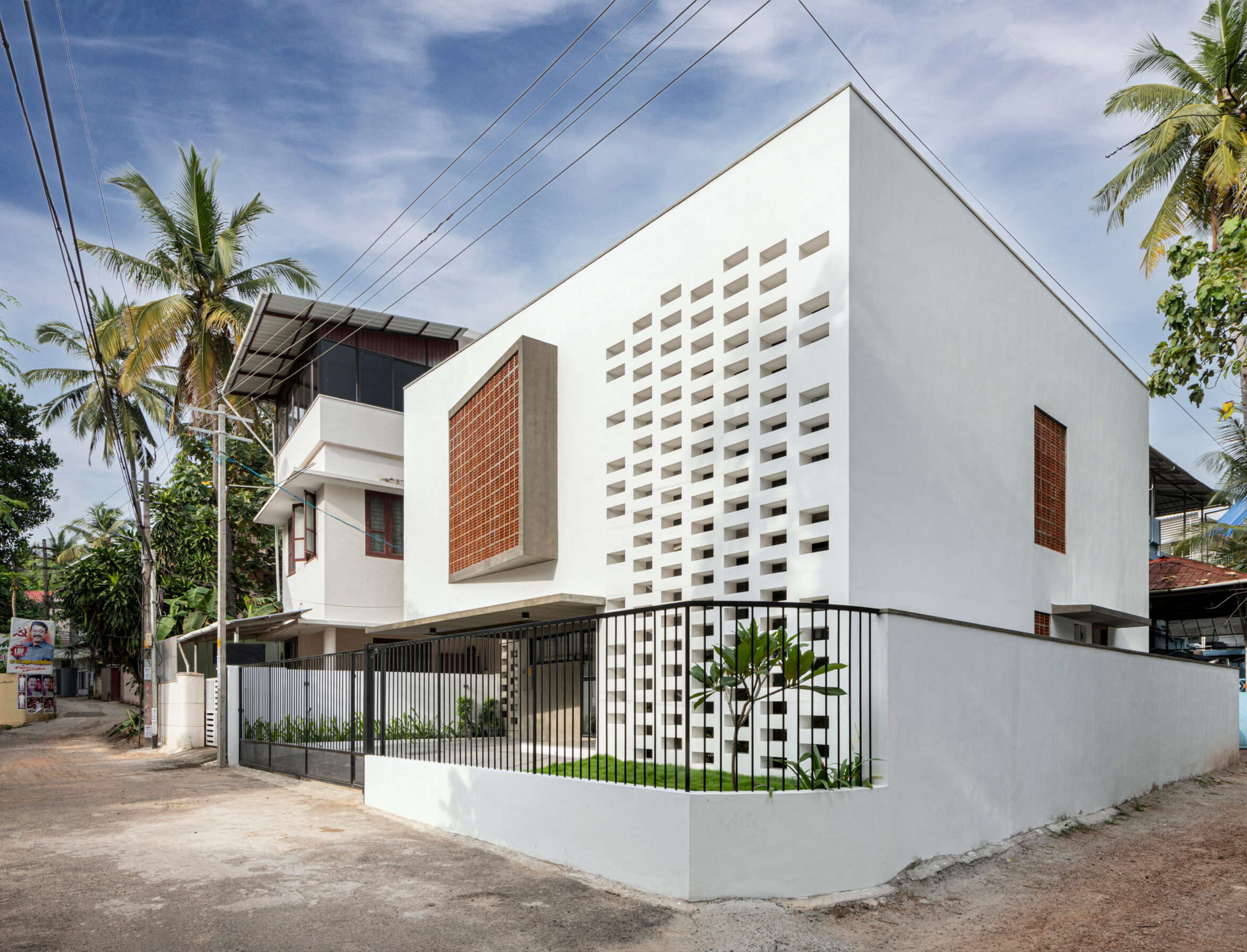 White Scube House